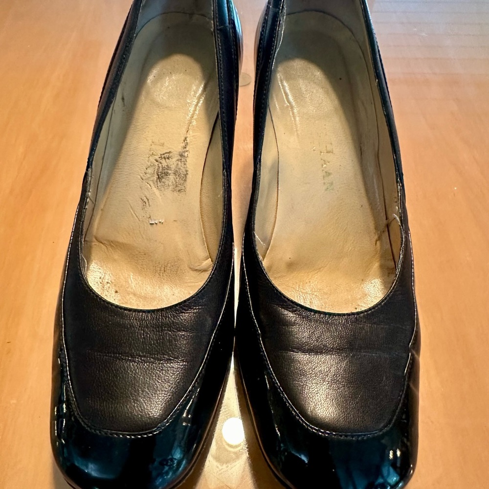 Cole Haan size 6 black shoes